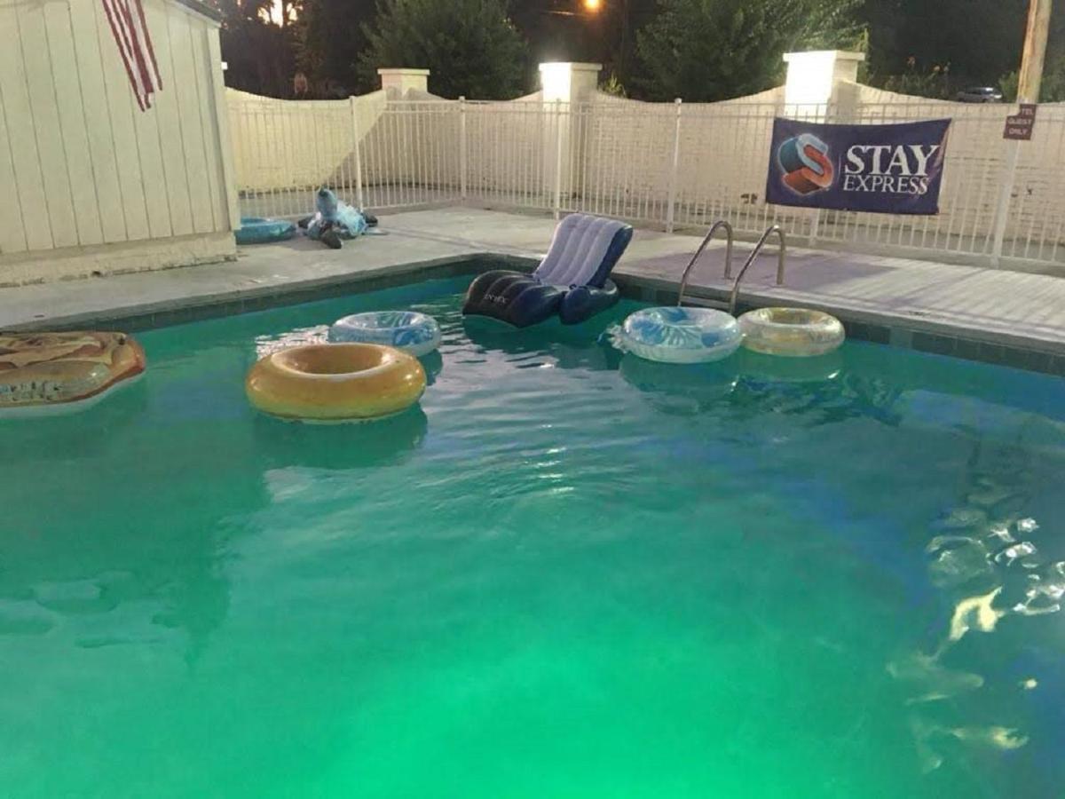 Stay Express Inn & Suites Demopolis Esterno foto